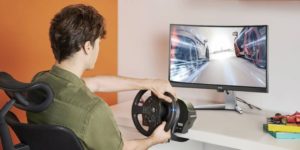 Los monitores ultraanchos son ideales para simulación y juegos de carreras